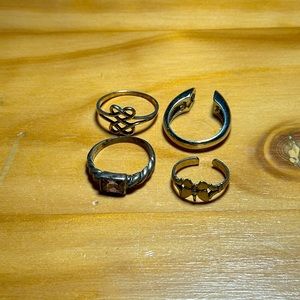 4 silver rings bundle